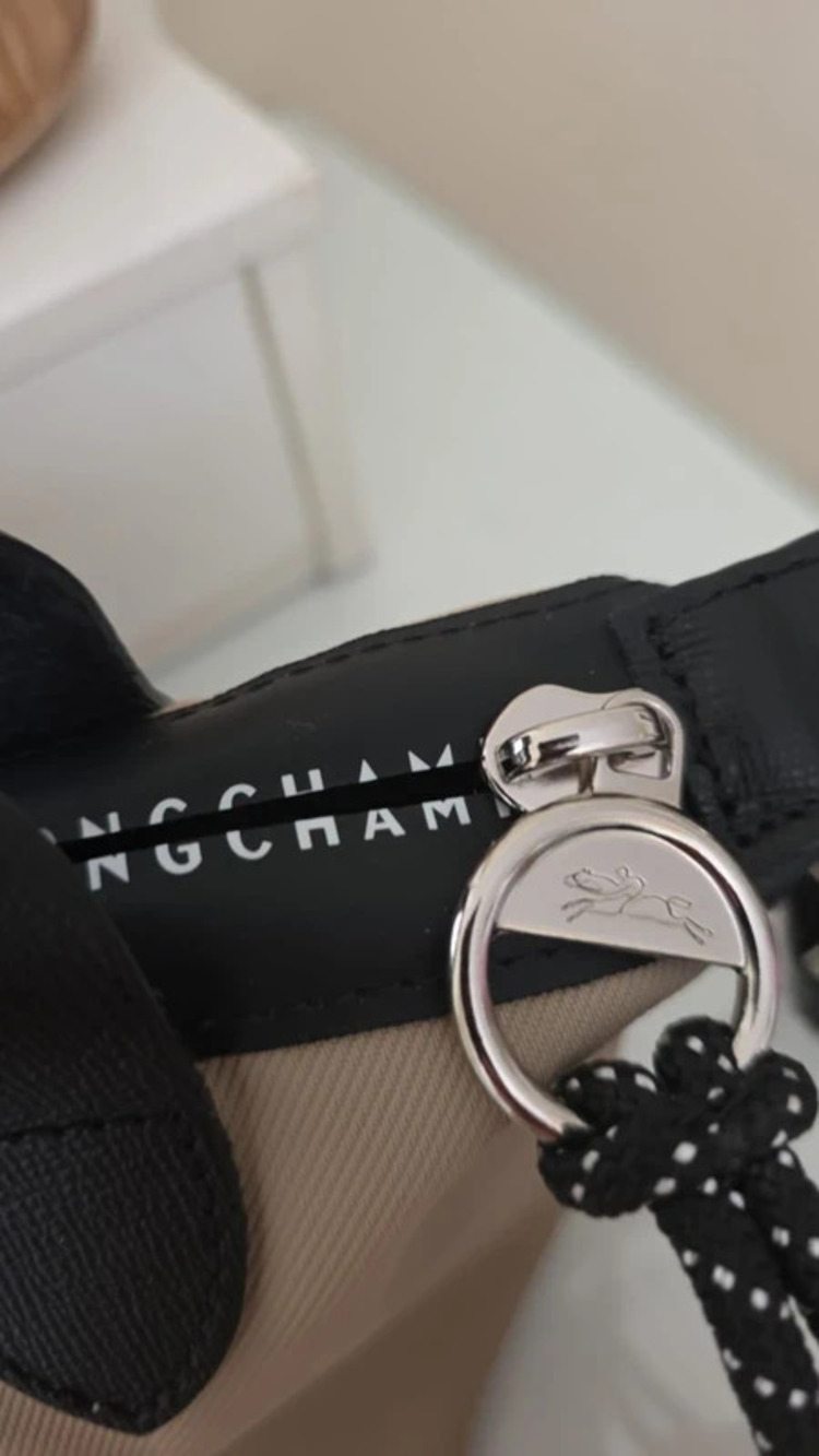 LONGCHAMP Le Pliage Green Tote - Picture 3 of 3